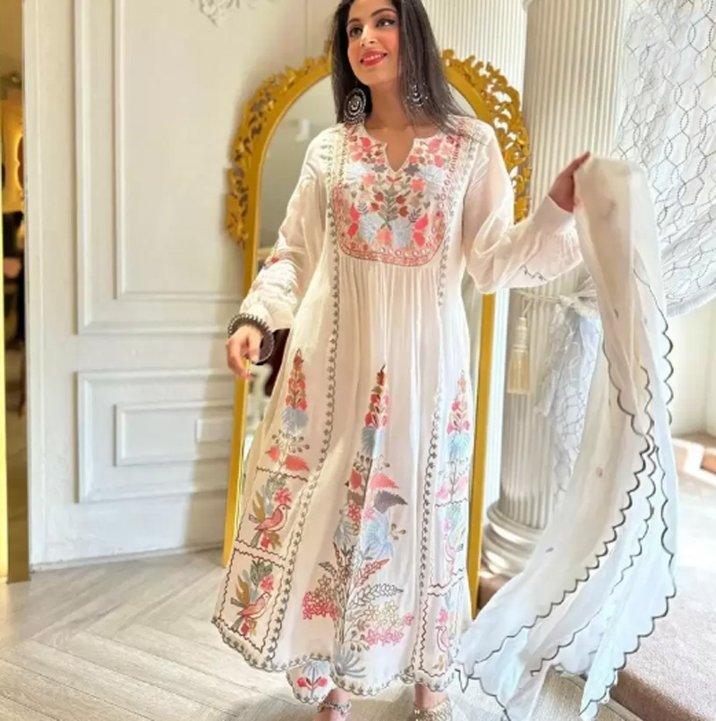 embroidery work suit ()