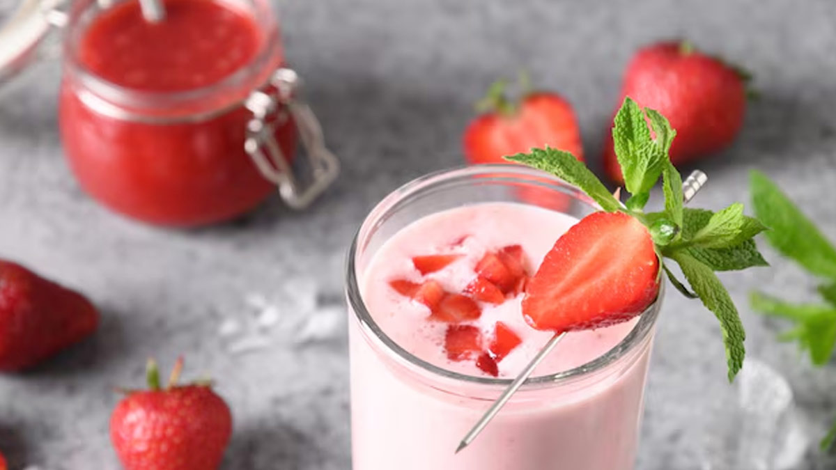 Strawberry Lassi Recipe How To Make Strawberry Lassi Herzindagi