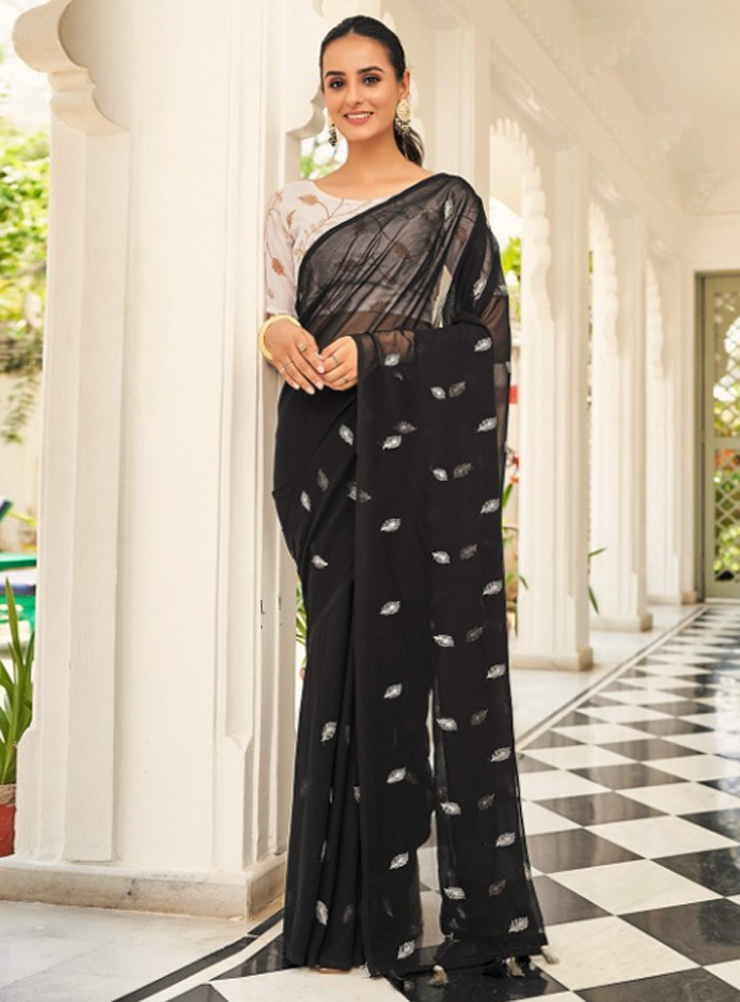 Border saree style ideas
