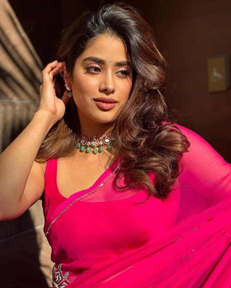 Janhvi Kapoor Chiffon Saree Look