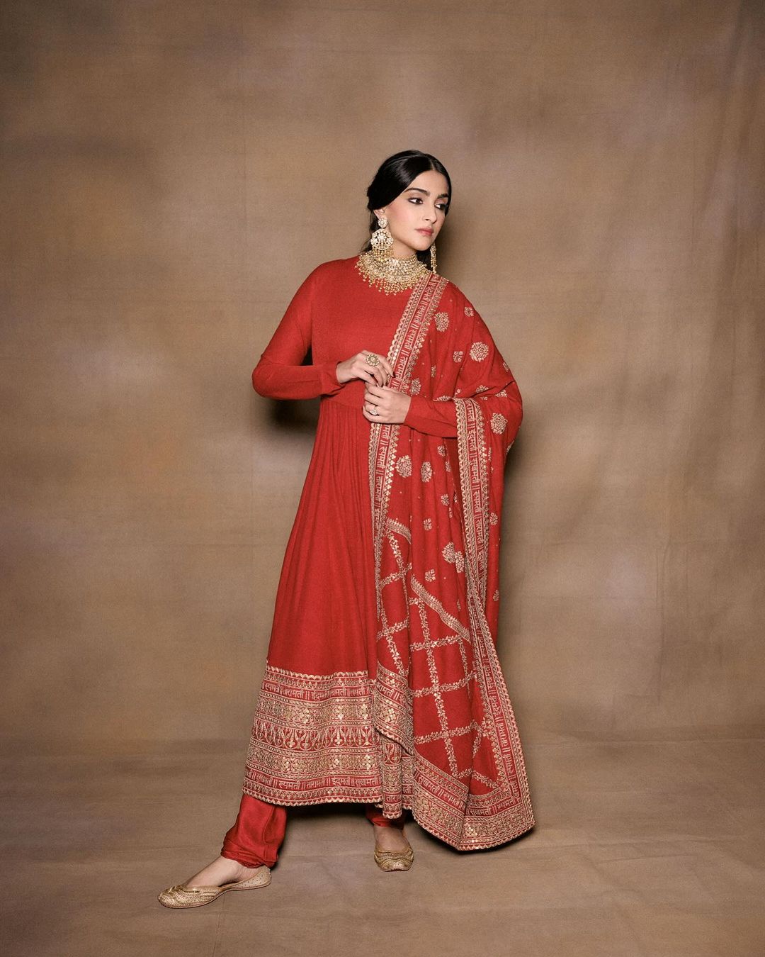 On this Dussehra, may the arrows of Lord Rama guide you to triumph over your inner demons and may the light of righteousness illuminate your path. Embrace the spirit of goodness and celebrate the victory o