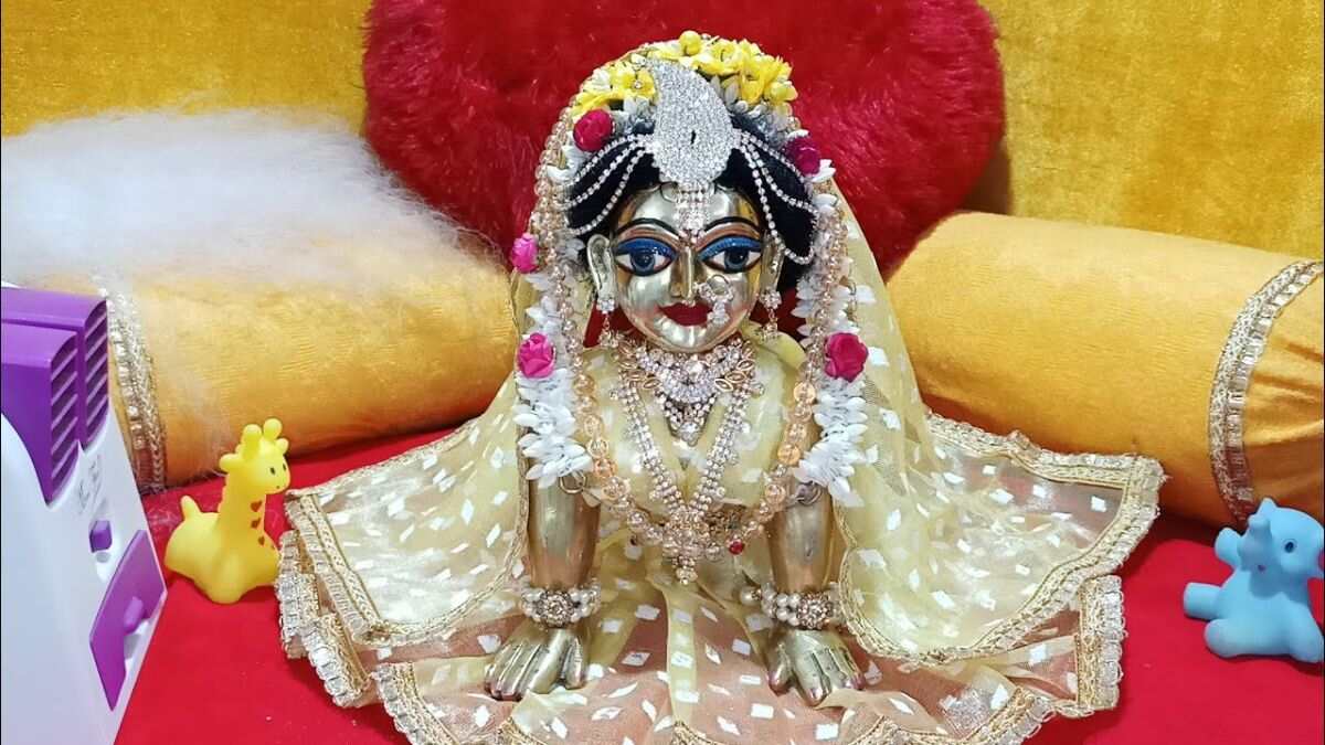 Laddu Gopal Shringar Kab Hai Govardhan Puja Laddu