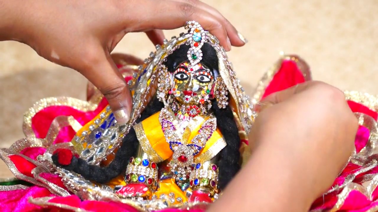 radha ashtami things offer to shri radha