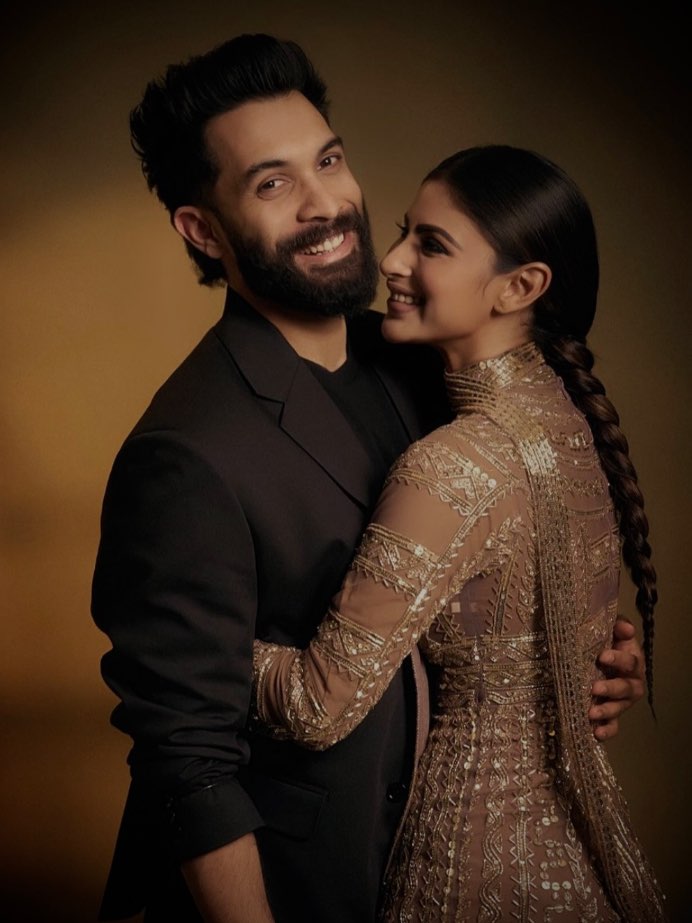 Mouni Roy Suraj Nambiars Pictures Shows Perfect Couple Goals