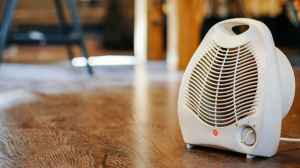 फास्ट हीटिंग तकनीक वाले क्रॉम्टन Room Heater घरेलू इस्तेमाल के लिए हो सकते हैं बढ़िया 