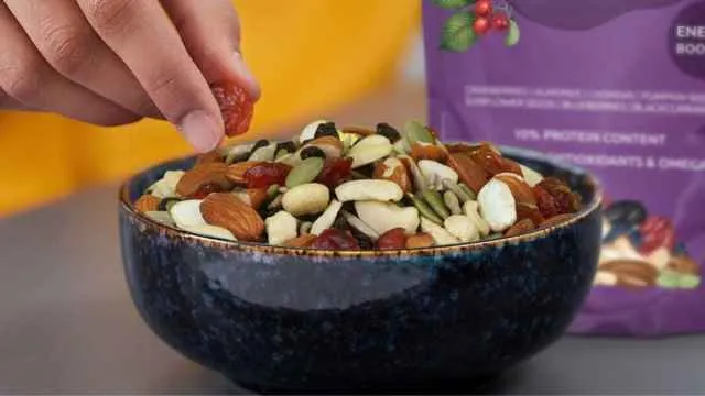 5 Best Seeds and Berry Mixes on Amazon for Daily Nutrition and Healthy Snacking