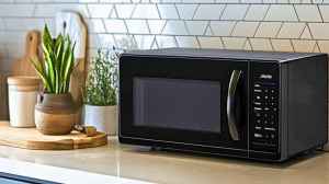 Upgrade Small Kitchens with These Smart and Stylish Microwave Ovens on Amazon: Top 5 Picks