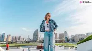 5 High Rise Loose Fit Jeans