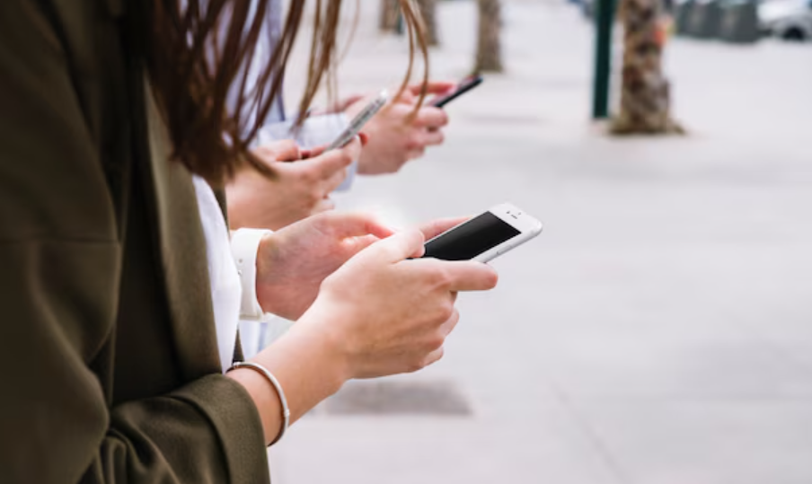 How To Clean Your Phone Screen At Home