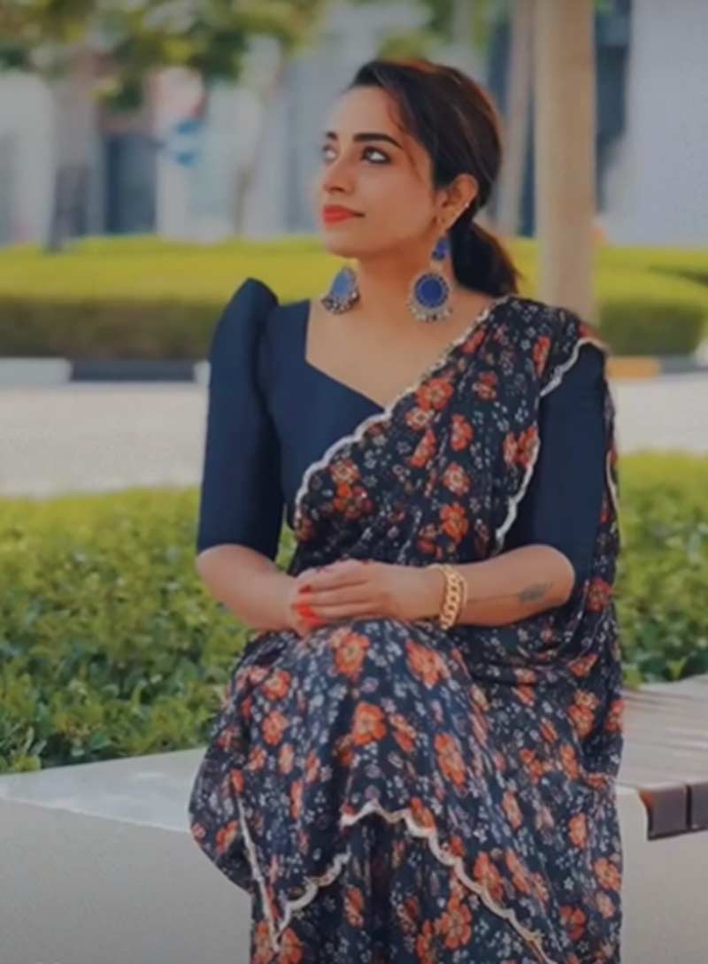 Simple Plain Cotton Saree Blouse Design