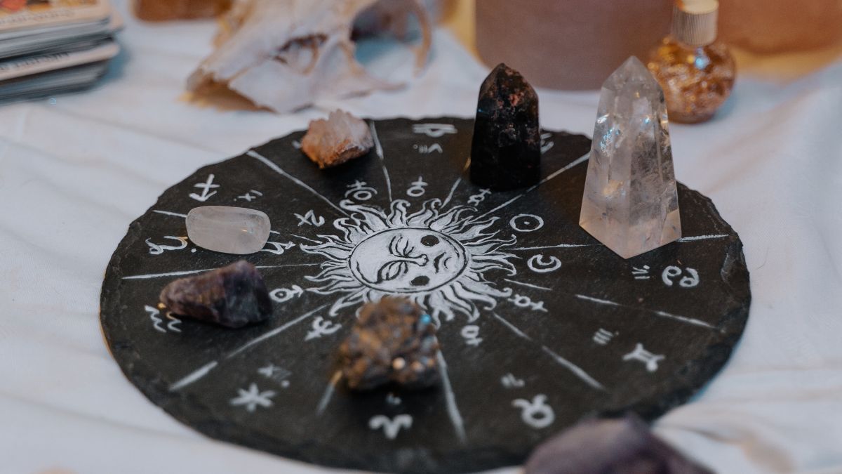 Relationship Compatibility Between Capricorn And Aquarius As Friends