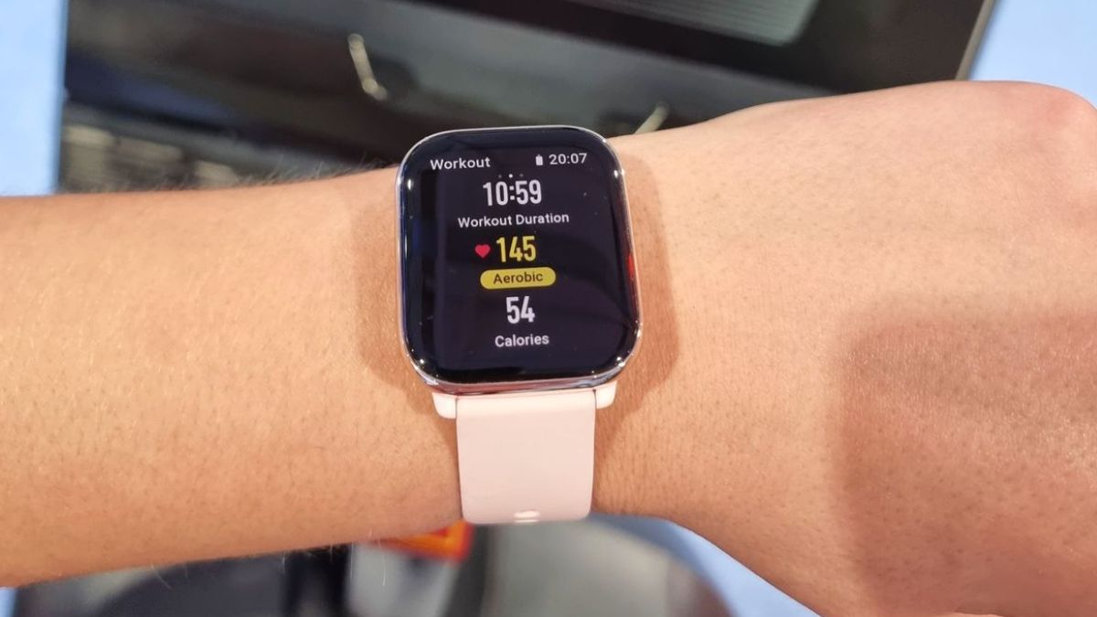 5 Best Smartwatch Under 3000 Fitness Tracking On A Budget HerZindagi