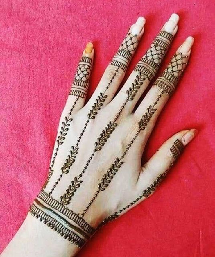 Line Mehndi Design