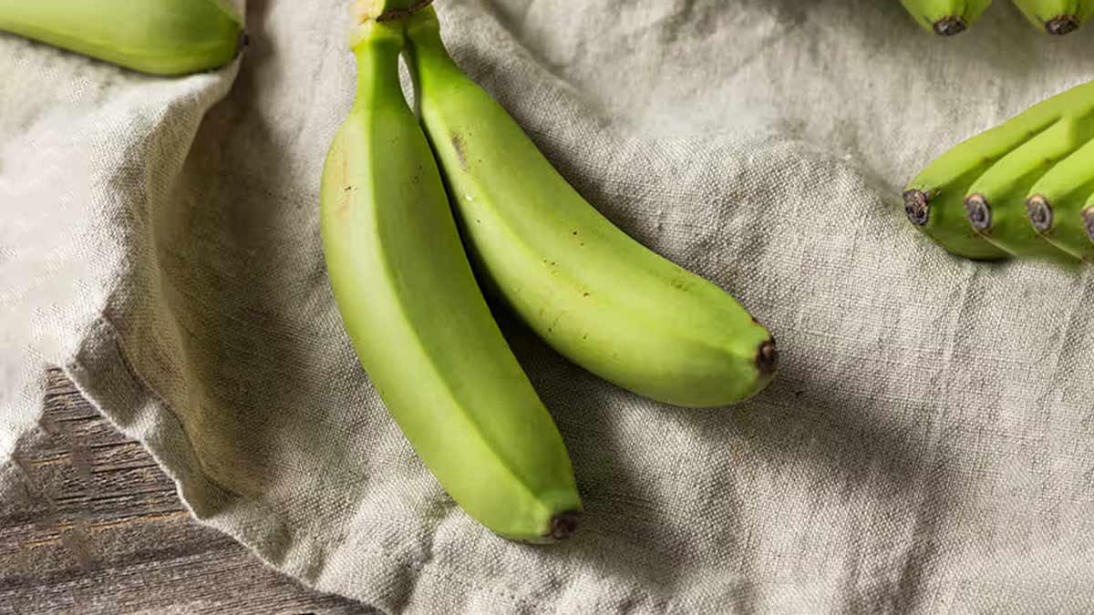 3 Health Benefits Of Eating Raw Banana | HerZindagi