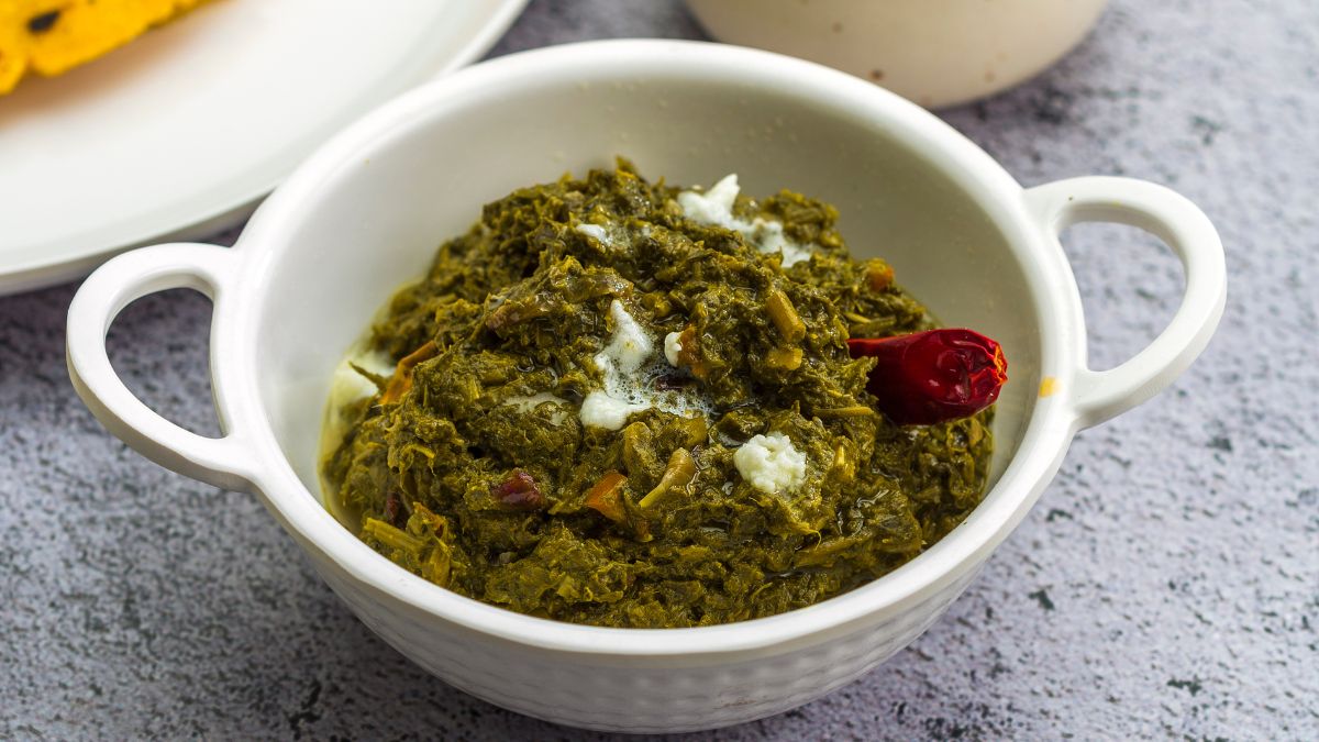 How To Make Cholai Ka Saag At Home