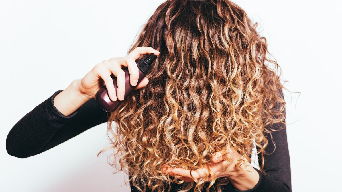 Curly Hair Care During Winters 5 Expert's Tips