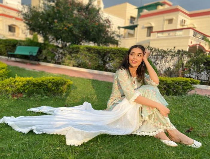 Eisha Singh's Educational Qualification