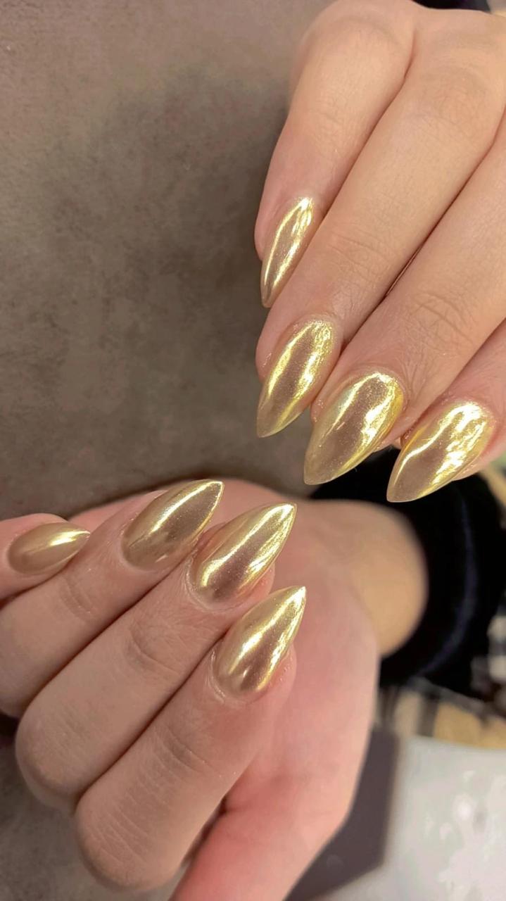 Golden Chrome Nail Art For Brides