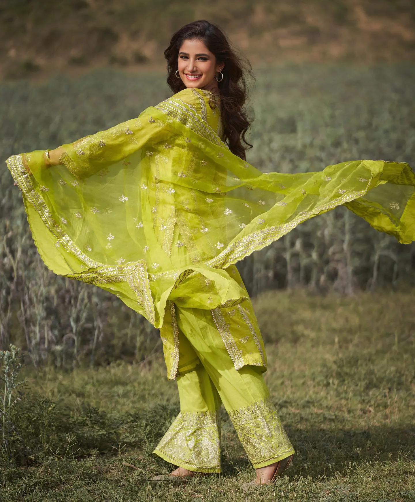 rasha-thadanis-breathtaking-indian-outfits-for-young-girls-20241105162515-6146