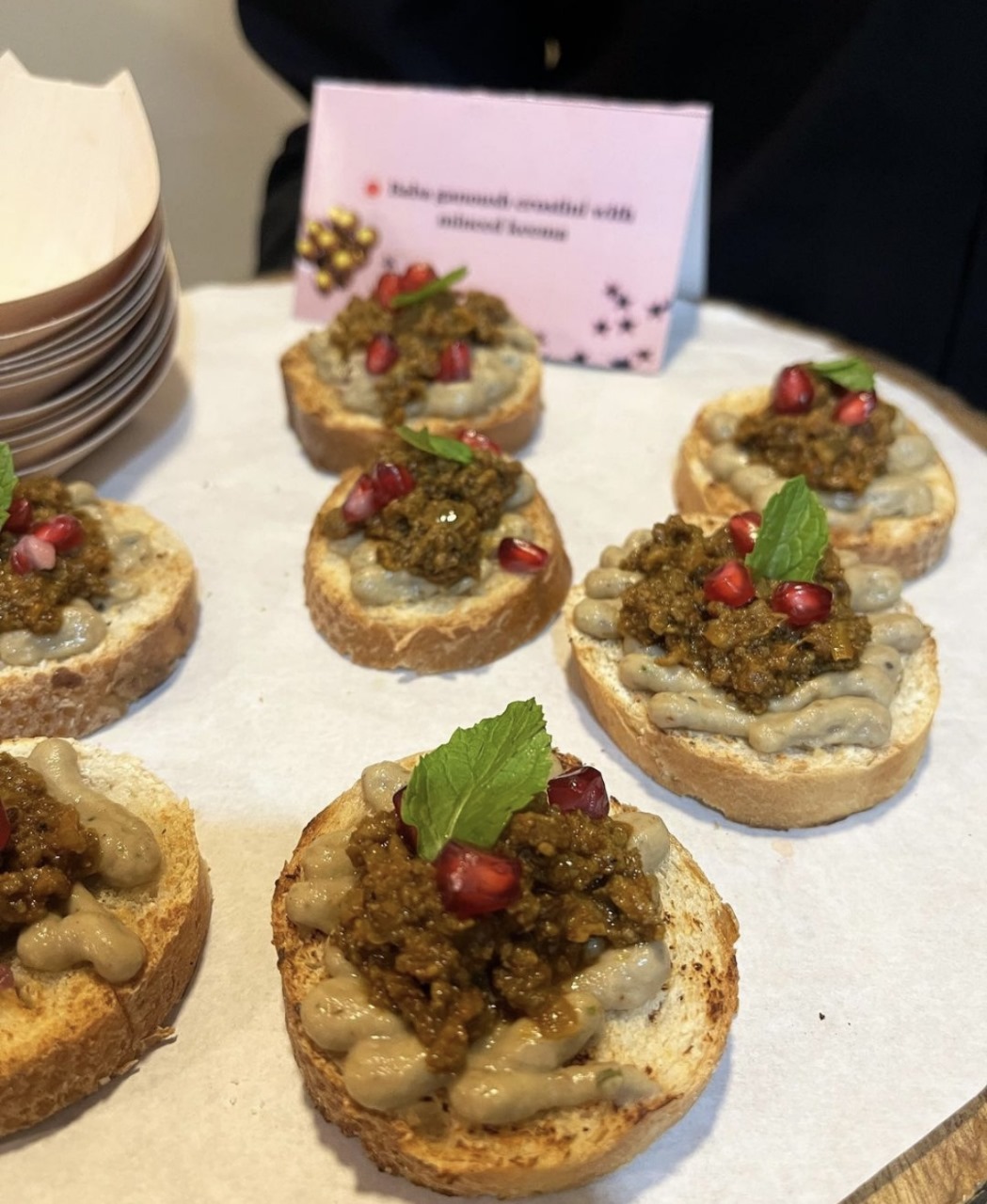 How To Make Hummus Keema Crostini At Home