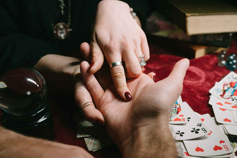 love tarot predictions zodiac signs