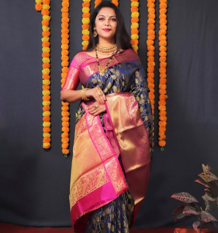 Banarasi Royal Blue Saree With Pink Contrast Blouse