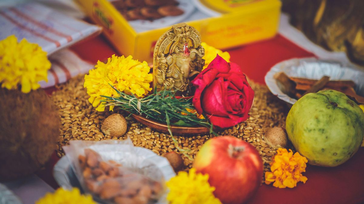 Should You Offer Rose Flower During Worship