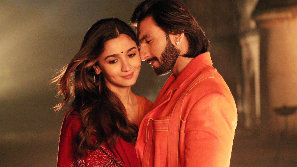 Valentine's Day 2025: 8 Effortless Bollywood-Inspired Ways to Show You Care For Her/Him