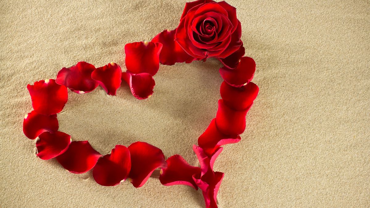 DIY Decor Ideas For Kiss Day 2025