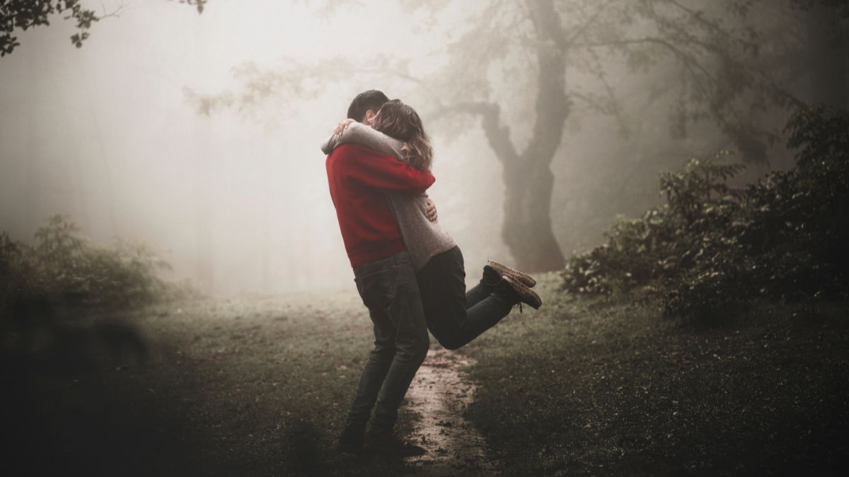 Hug Day 2025: 15+ Quotes To Share With Your Partner