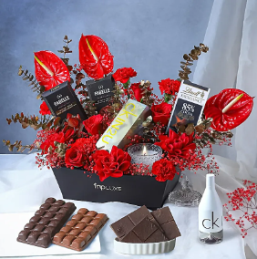 Fragrant Love Symphony Gift Hamper - FNP (2) (1)