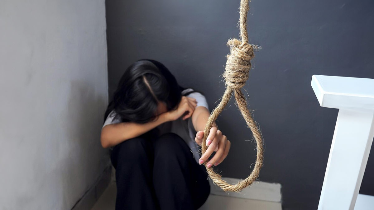 Sorry Mummy Papa I Could Not Do It : UP Girl Takes Her Life After