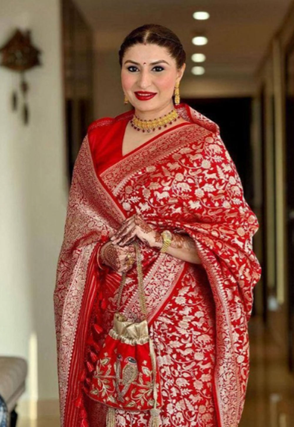 Red Kanchipuram Saree With Floral Zari Work