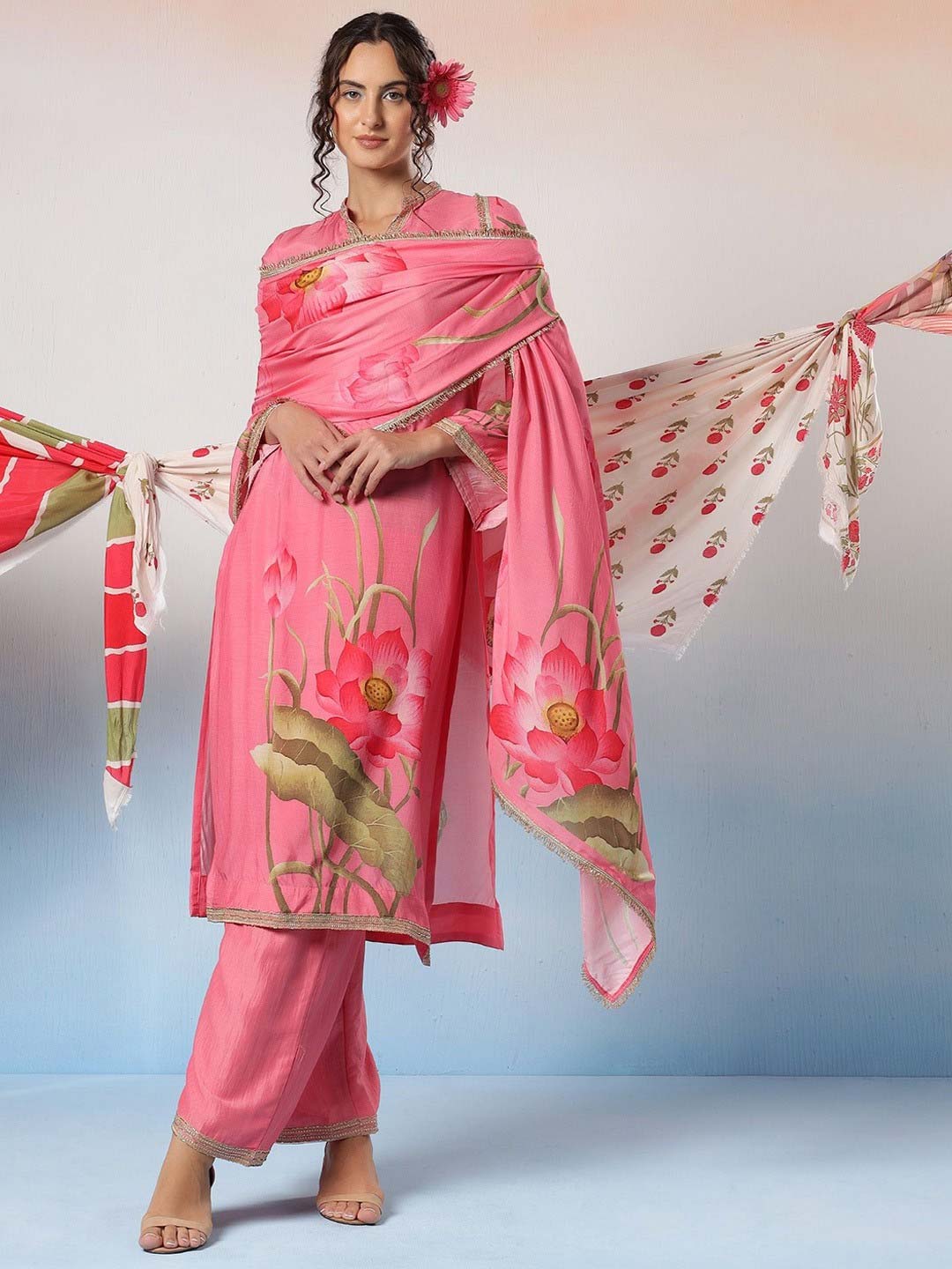 Floral Printed Pakistani Style Suit