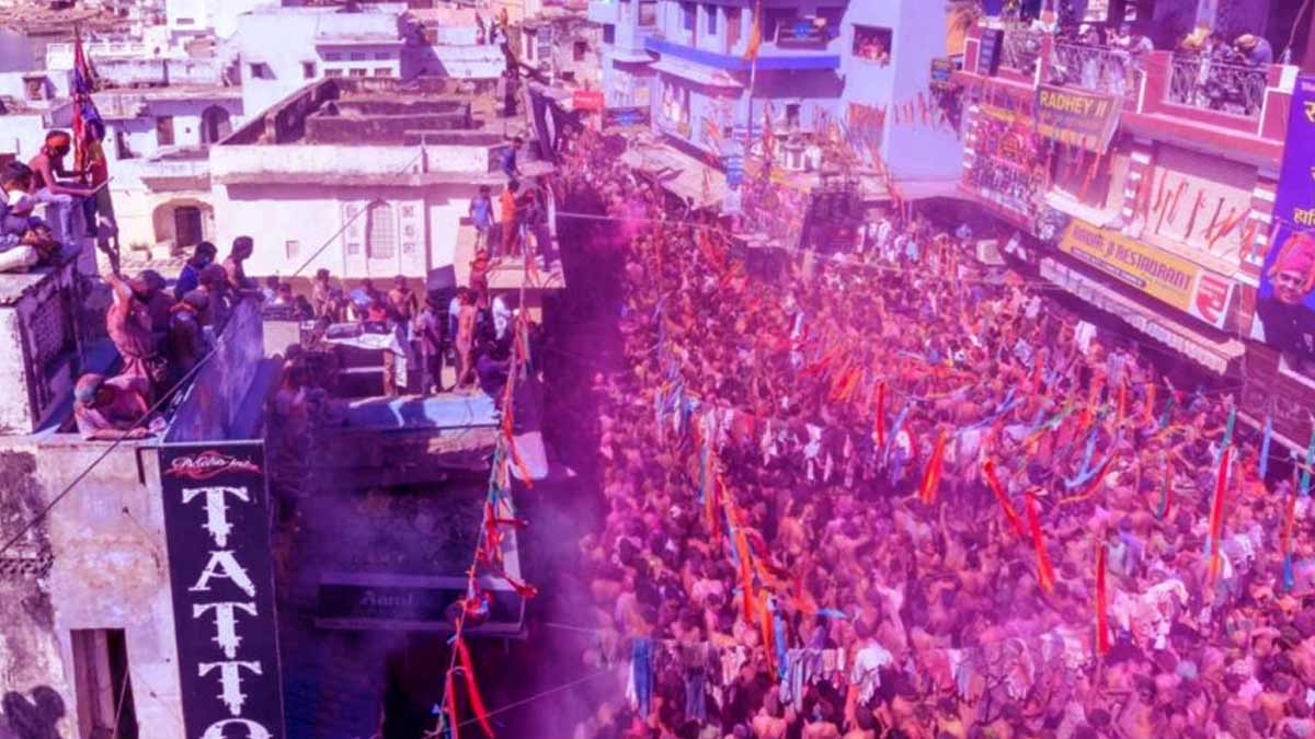 festival holi india 2025