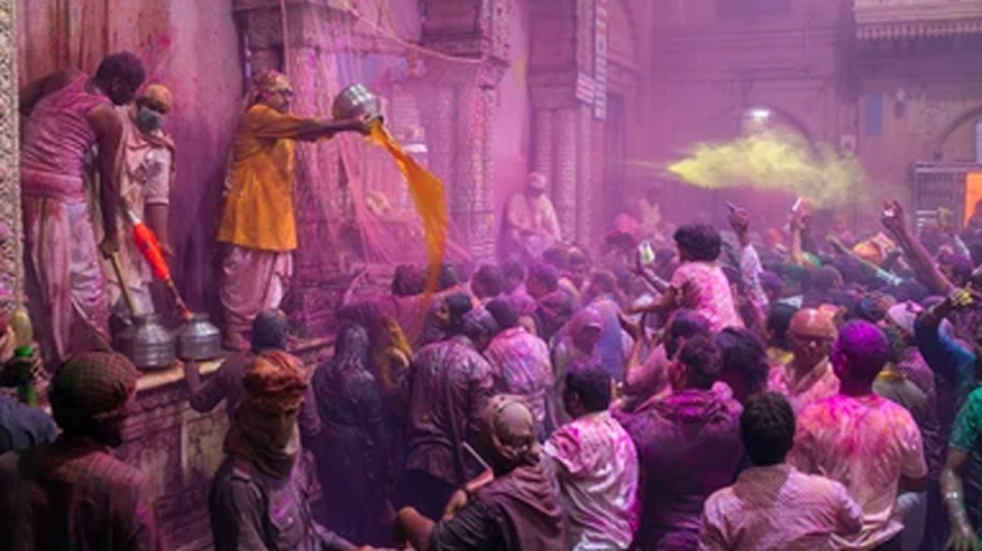 holi festival vrindavan 2025