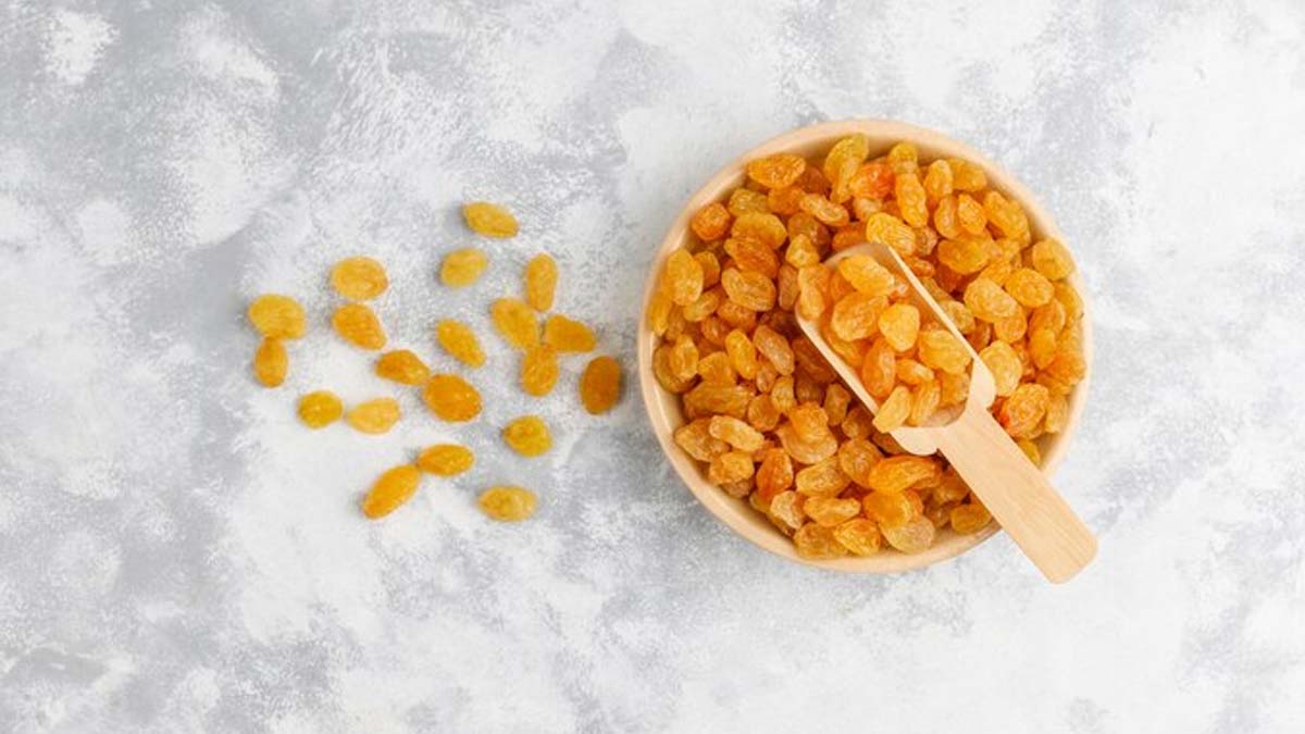 Health Benefits of Soaked Raisins