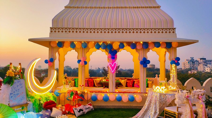 Pakwaan Candlelight Dinner Restaurant