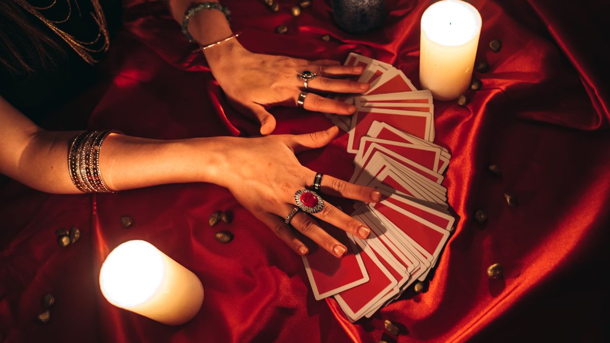 Weekly Love Tarot Predictions March 31-April 6, 2025