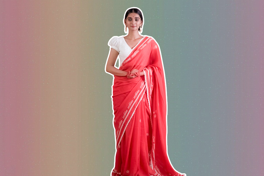 Red Plain Saree With White Contrast Blouse Design
