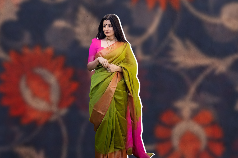 Green Plain Silk Saree With Pink Contrast Blouse