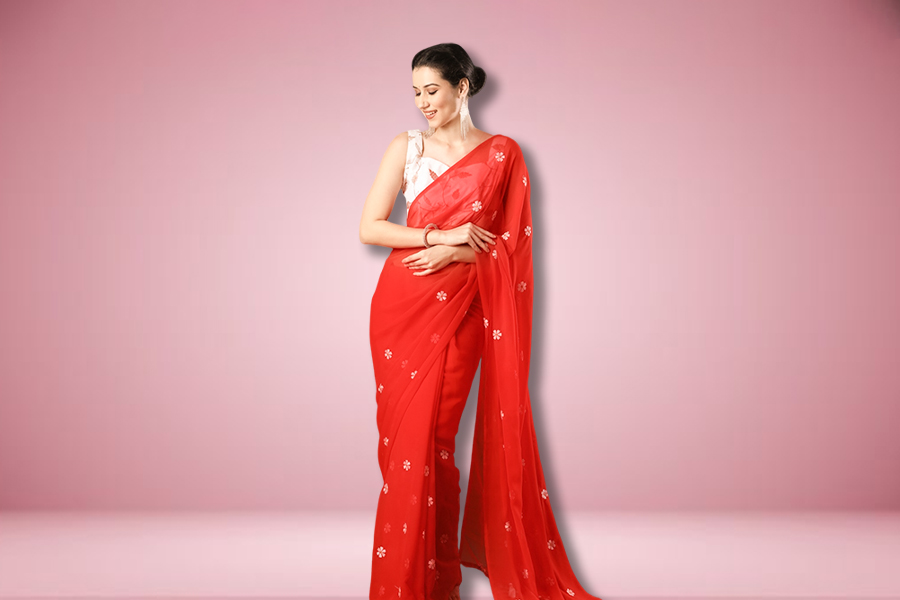 Floral Red Saree With White Contrast Blouse Design