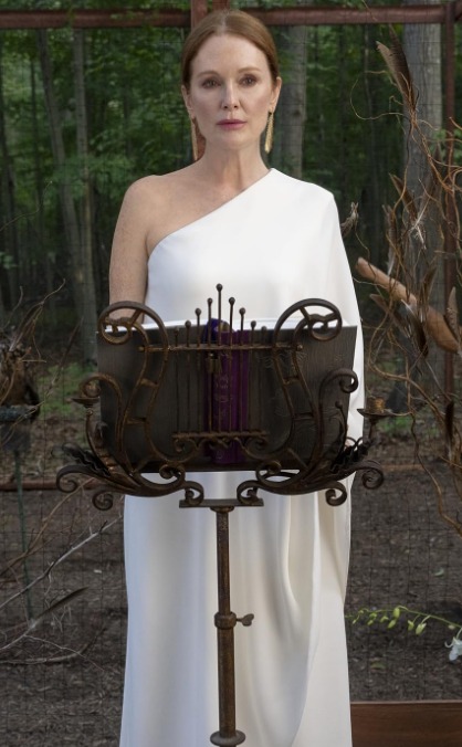 How To Recreate Julianne Moore's Looks From 'Siren'