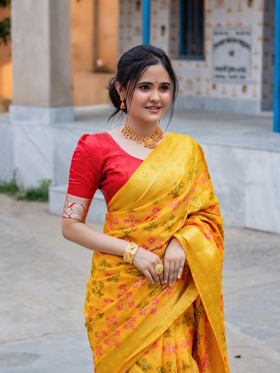 Puff Sleeve Kanjivaram Silk Saree Blouse Designs (2)