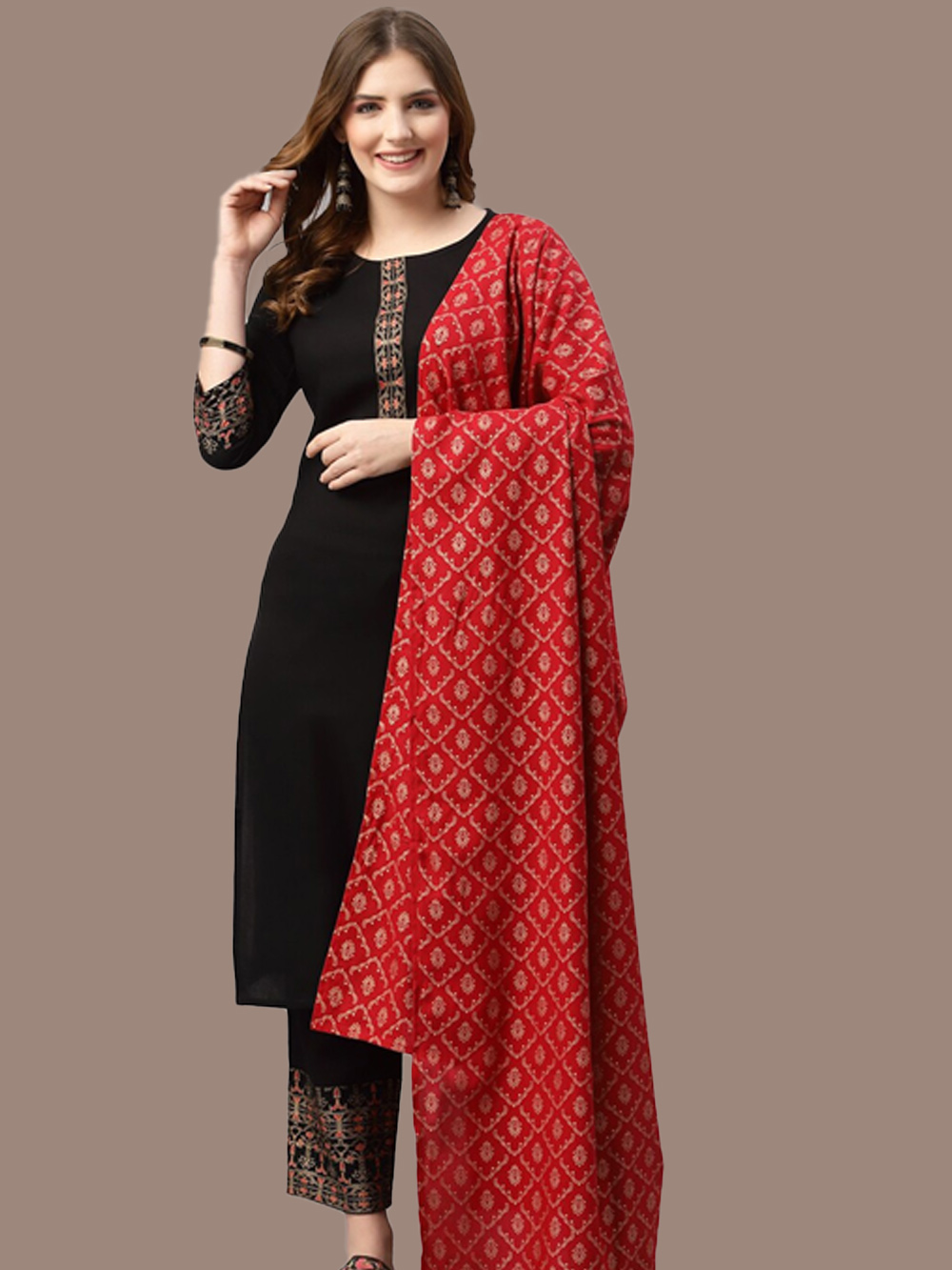 Round Neck Black Plain Suit With Heavy Dupatta