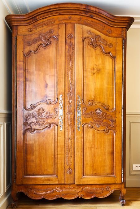 Classic Carved Almirah