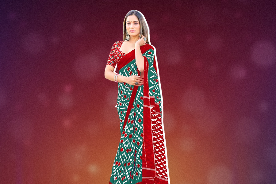 Pure Silk Banarasi Plain Green Saree With Red Blouse Design