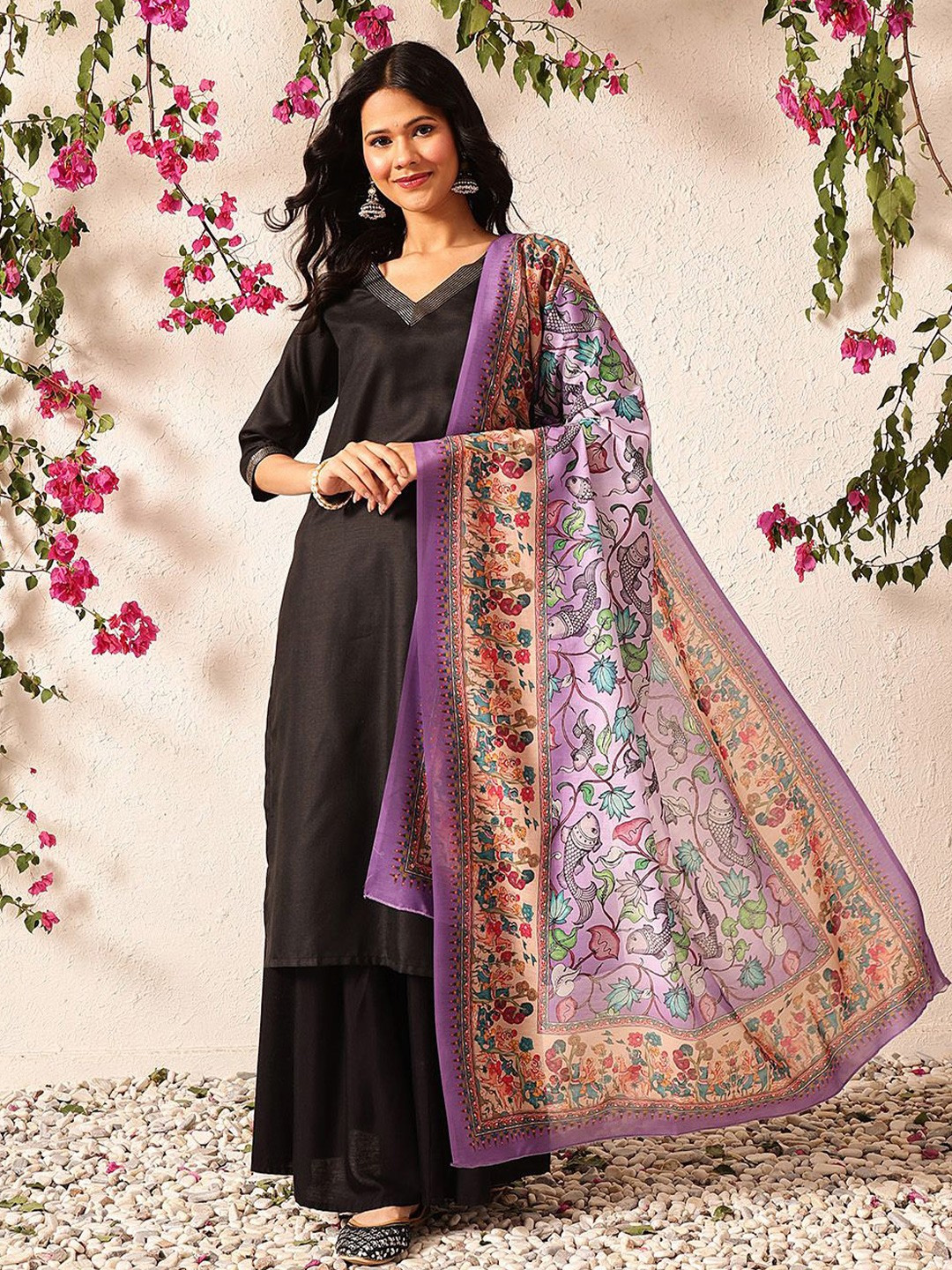 Kalamkari Printed Dupatta Design With Plain Black Suit