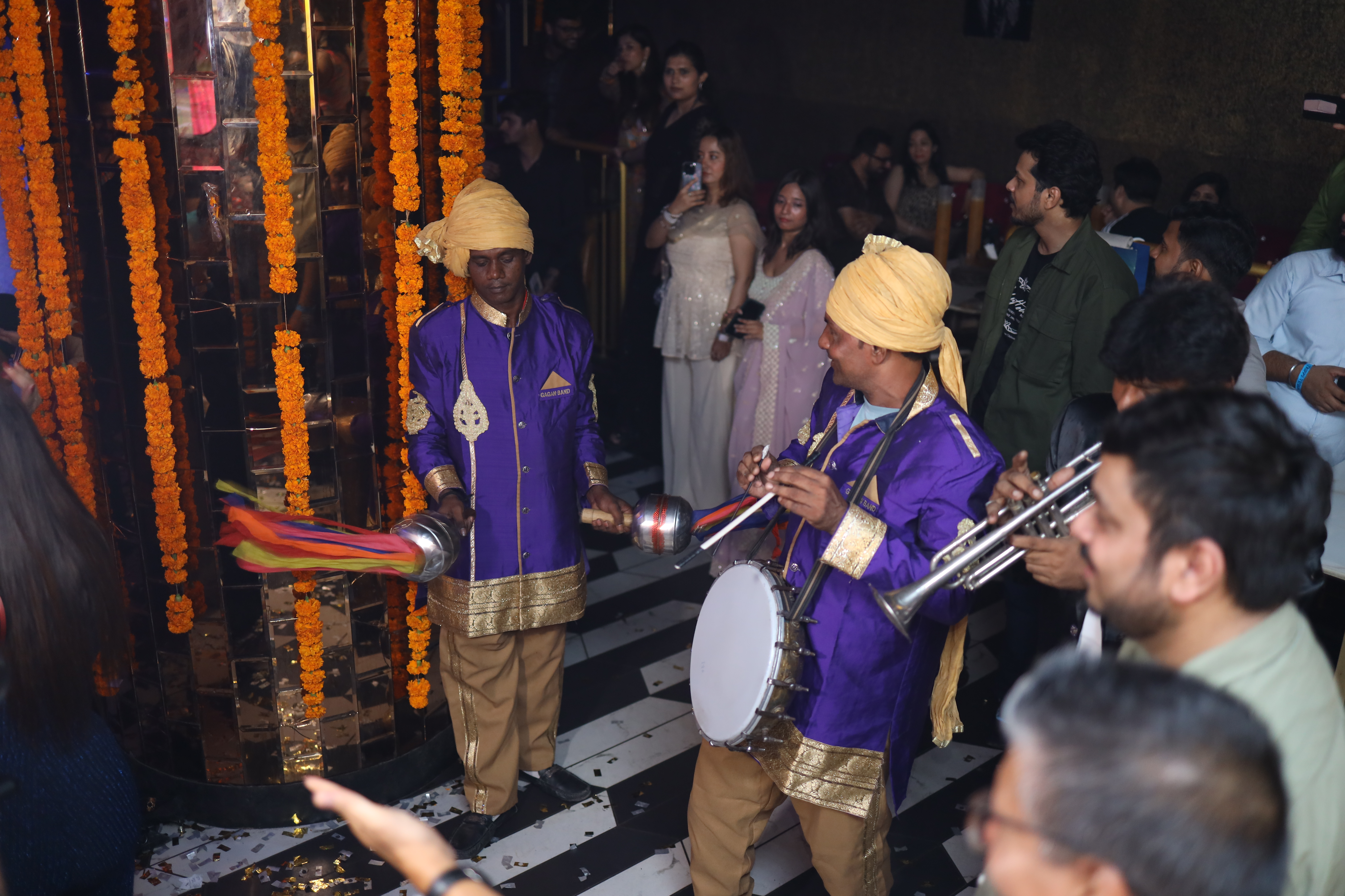 what Is a Fake Wedding