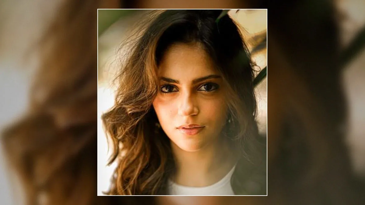 who is aneet padda net worth background family education relationship saiyaara actress